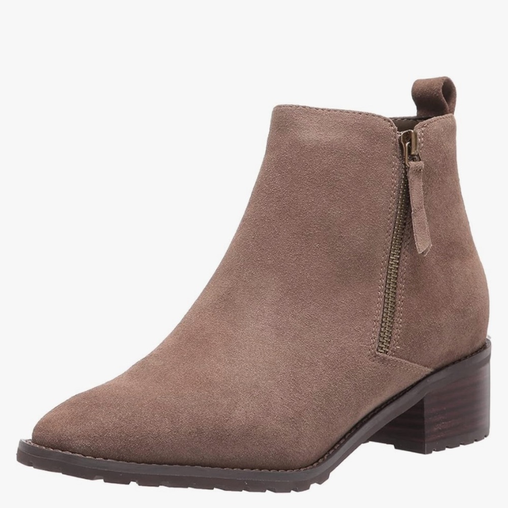 Blondo Waterproof Suede Ankle Boots with Natural Rubber soles Side Zips size 7M